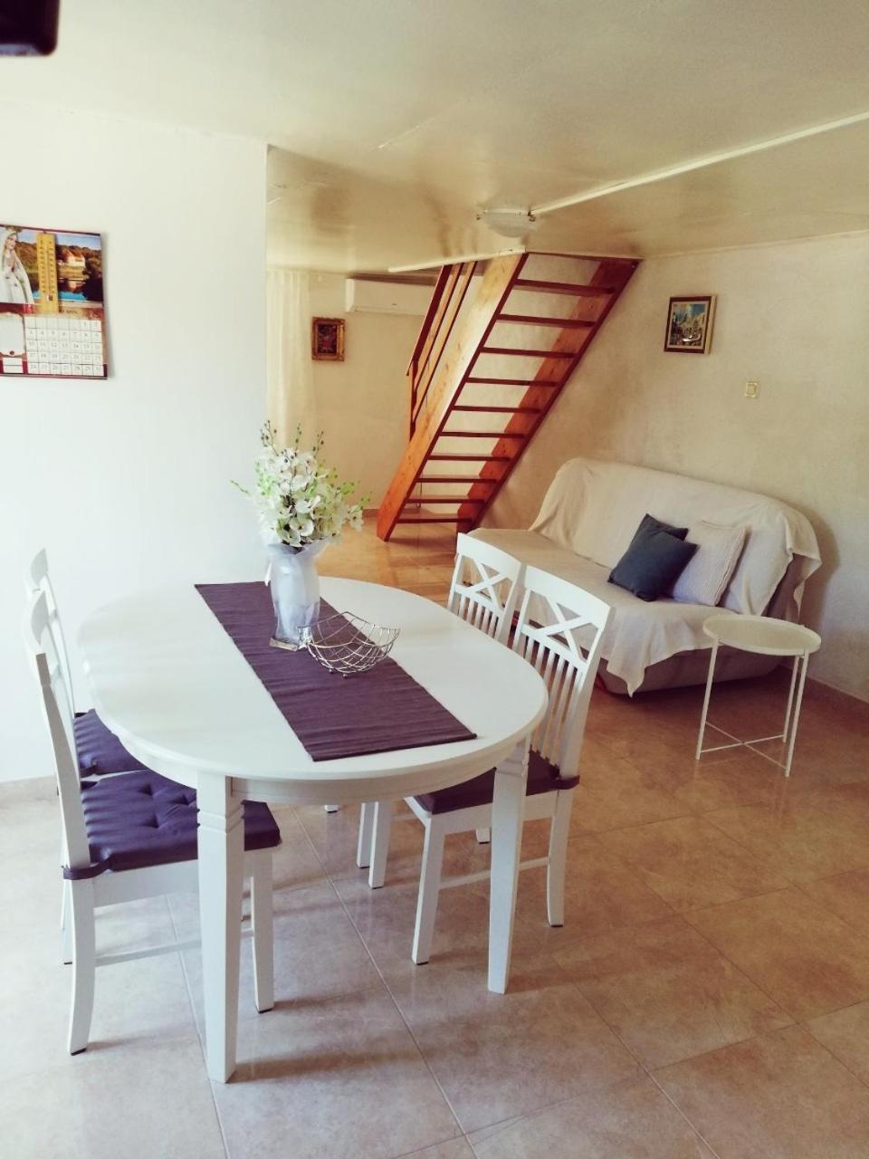 Apartment Surdic Valun Exterior photo