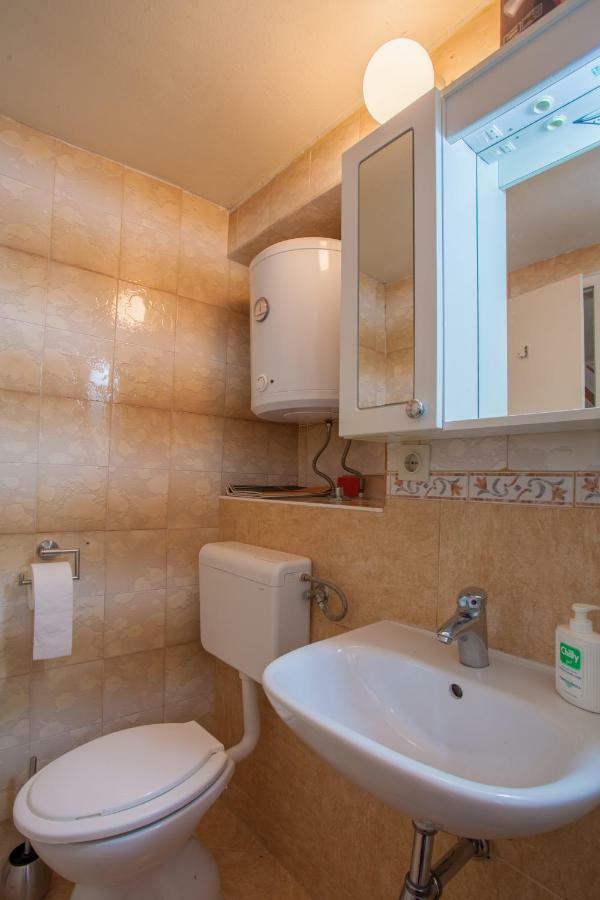 Apartment Surdic Valun Exterior photo