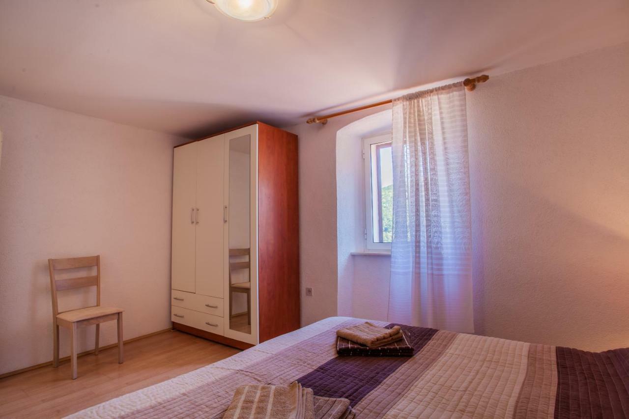 Apartment Surdic Valun Exterior photo